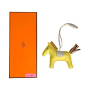 Pre-owned Hermes Yellow Rodeo MM in Milo Lambskin - photo 2